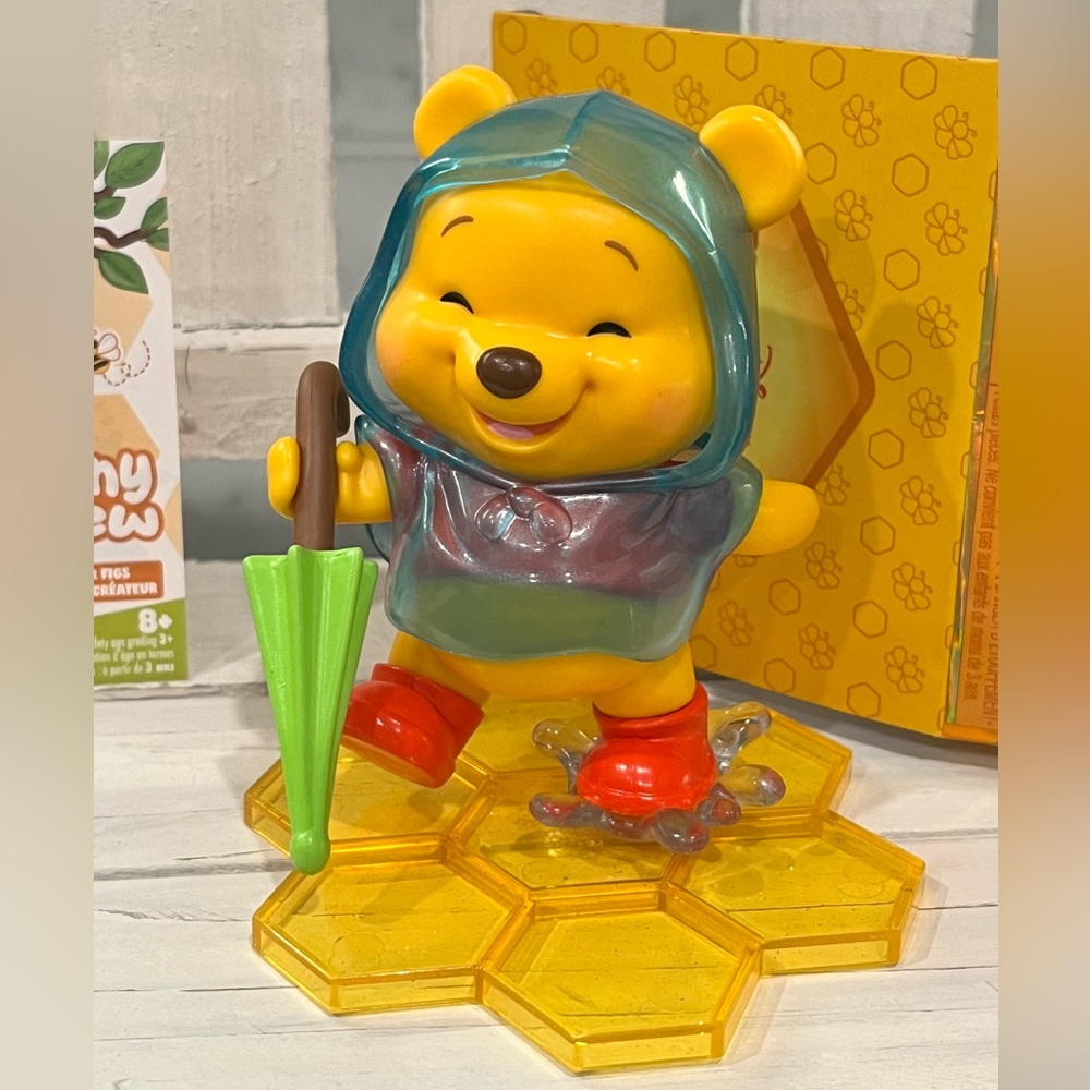 Disney Winnie the Pooh Happy Haul Hunny Crew Mystery Blind Box
